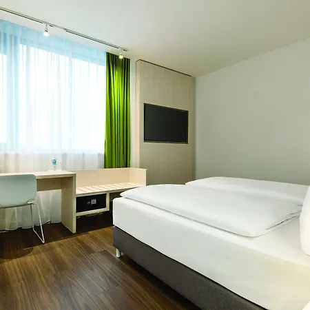 Super 8 By Wyndham Hotel