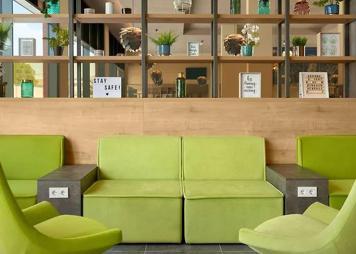 Super 8 By Wyndham Hotel