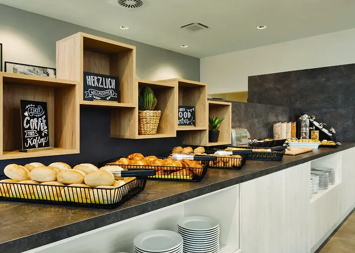 Super 8 By Wyndham Hotel Coblence